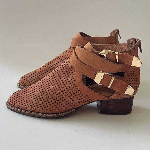 Jeffrey Campbell Everly Perforated Cutout Punched Leather Ankle Boots Tan 8.5 - Picture 4 of 10